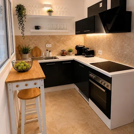 Marina Cozy - Near Port & Apartment
